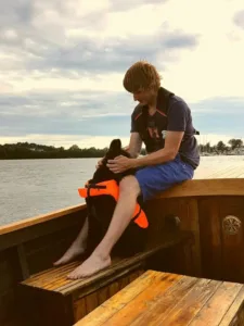 Hund vannbilde på snekke